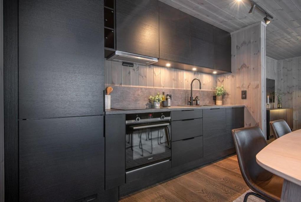 Nordic Charm Retreat With Sauna, Central To Strandafjellet Ski Resort & Geiranger Stranda  Luaran gambar
